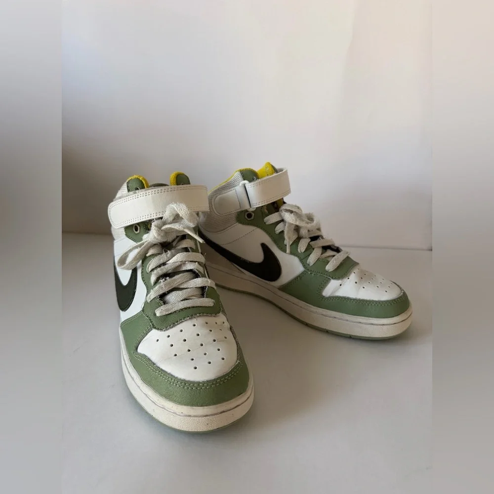 Nike Kids Sneakers - Green, White, and‎ Black